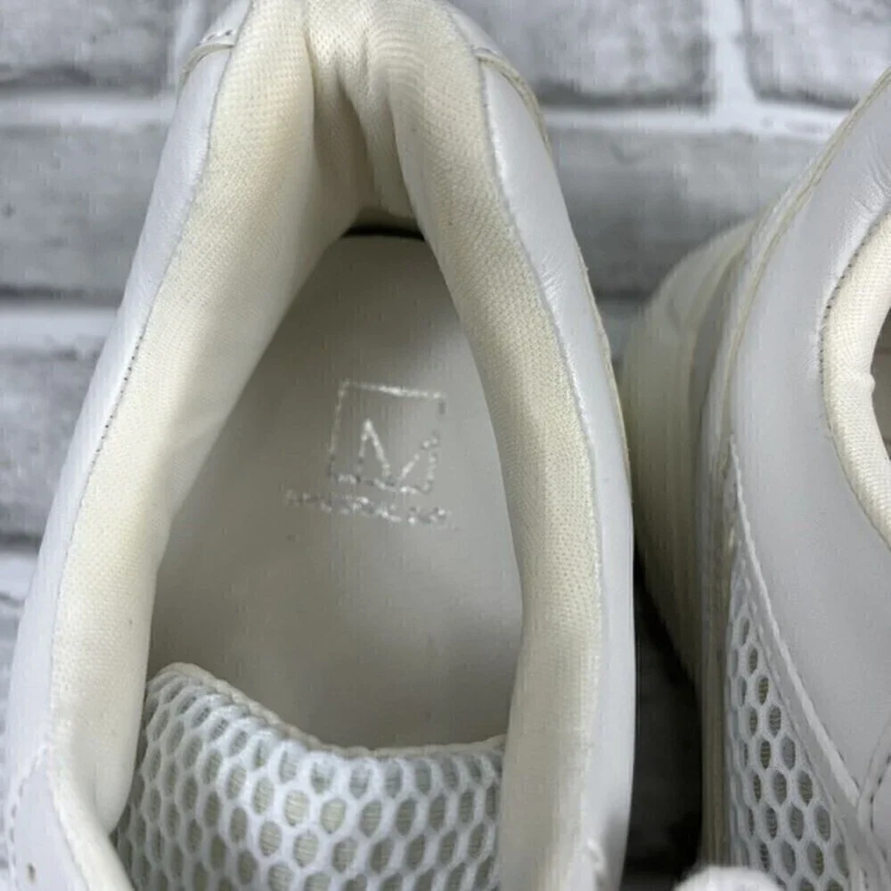 Material Girl Mossiana2 Women’s Size 8.5 Chunky White Wedge Sneakers